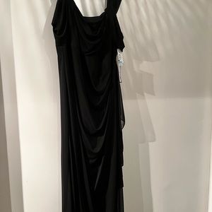 NWT R & M Richards Plus Formal Gown